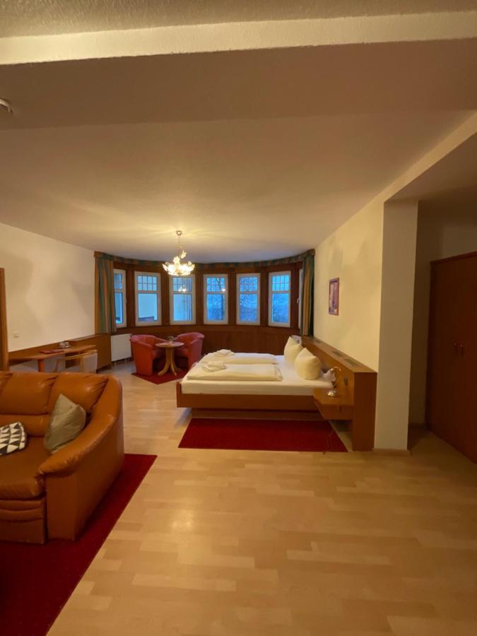 אוברהוף Gaststaette & Pension Waldschloesschen מראה חיצוני תמונה